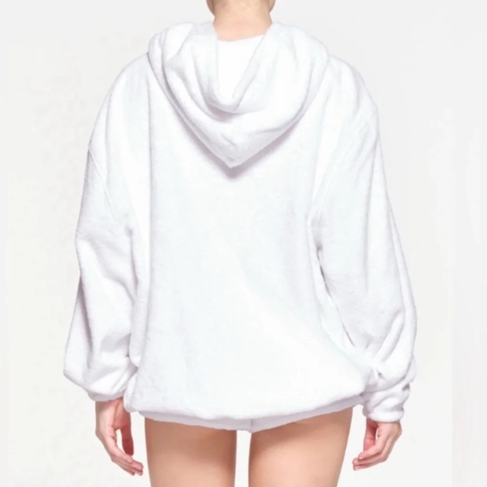 SKIMS Terry Lounge Pullover Hoodie (4X) - Picture 2 of 10